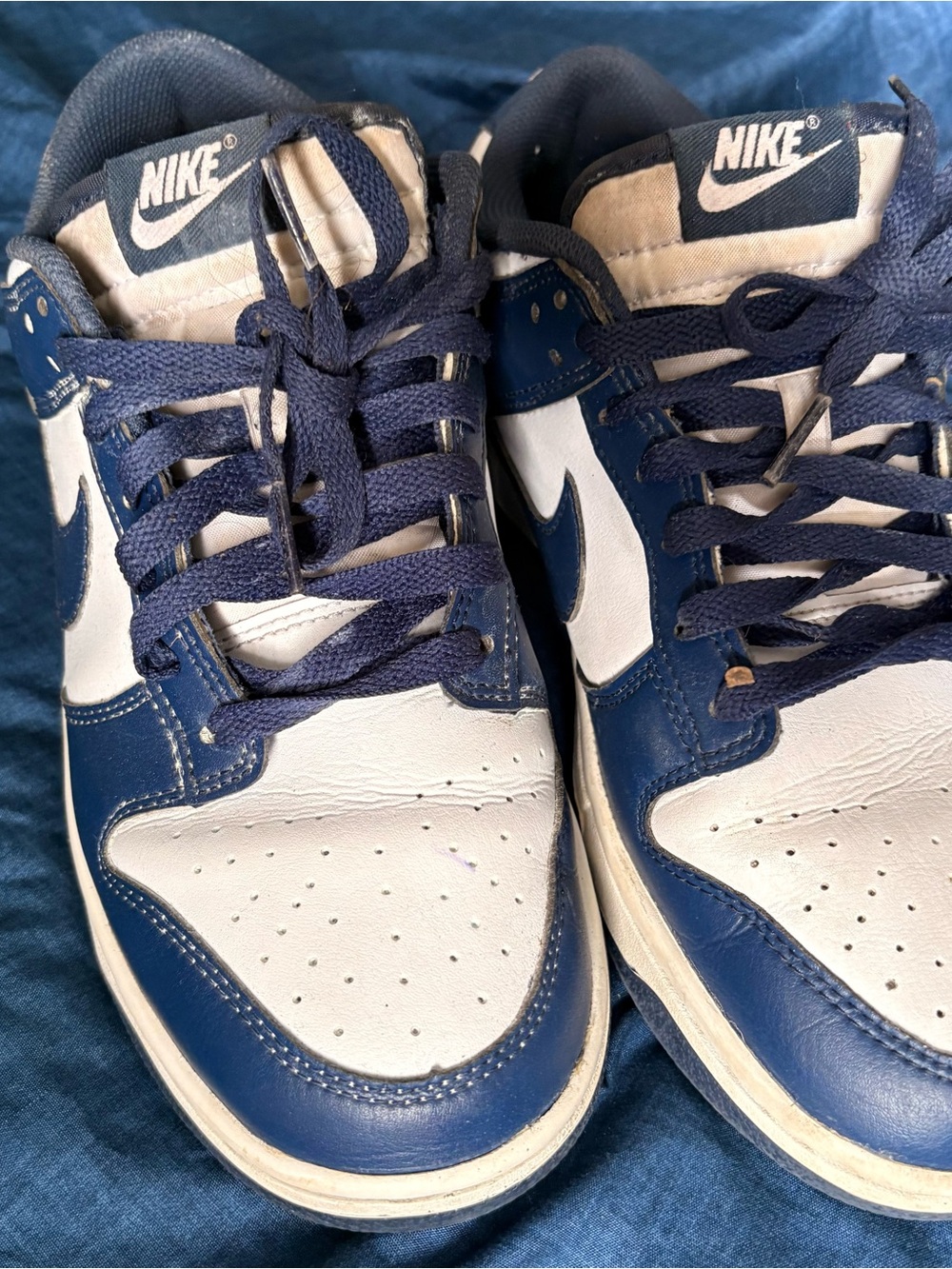 Nike White and Navy Retro Low-Top Sneakers